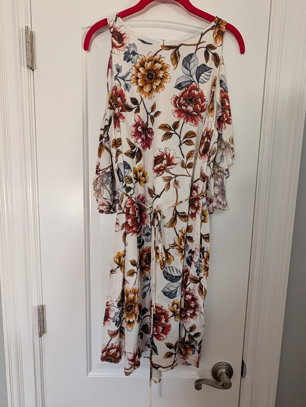 Karen Kane Floral Cold-Shoulder Dress in Ivory Large